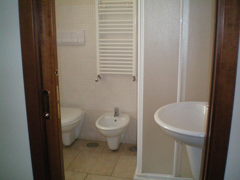 Hotel Zio Cataldo Corato Habitación foto